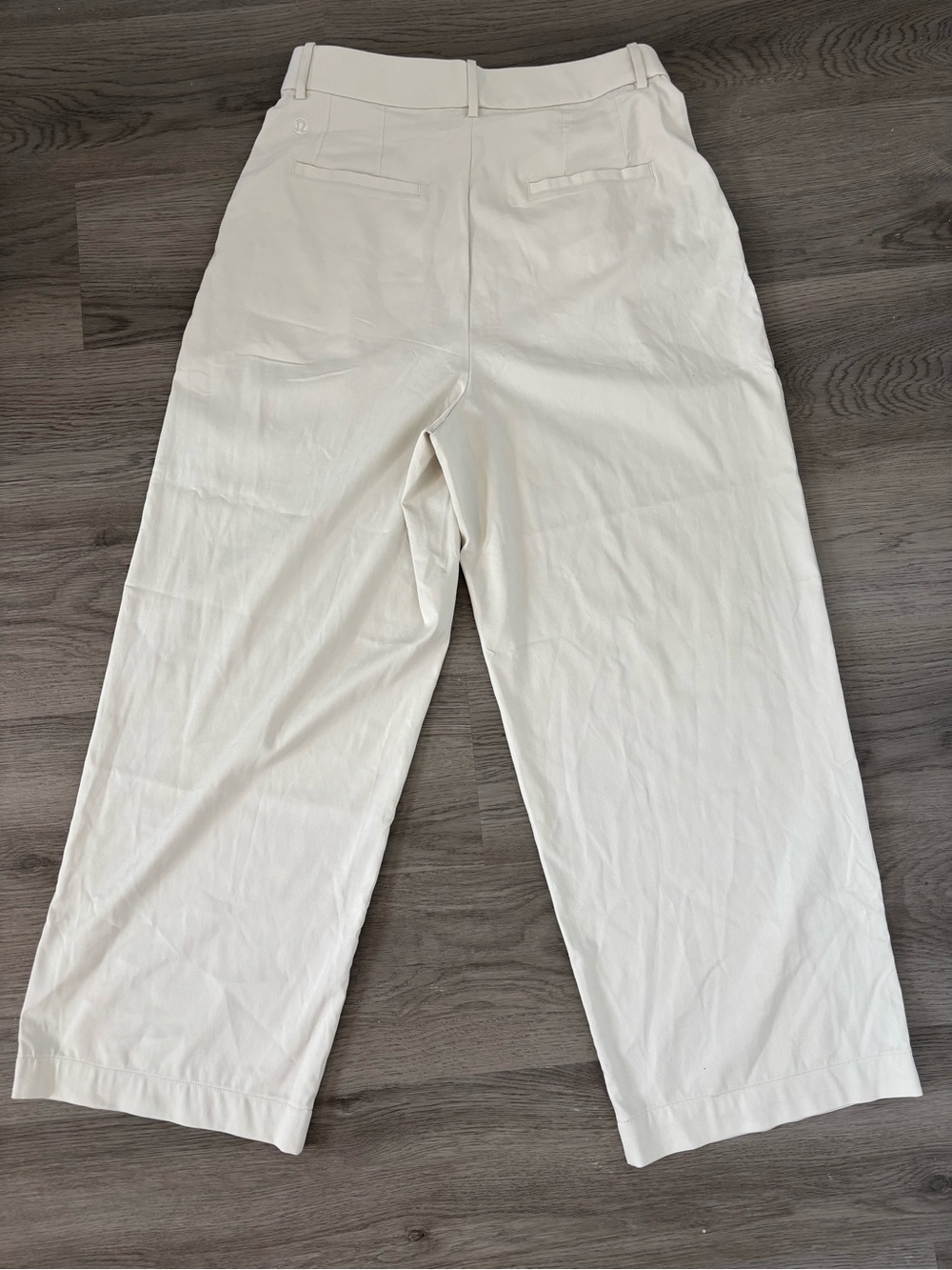 Lululemon Pleat-Front High-Rise Trouser *Regular Bone Size 10 Cropped - Picture 4 of 6